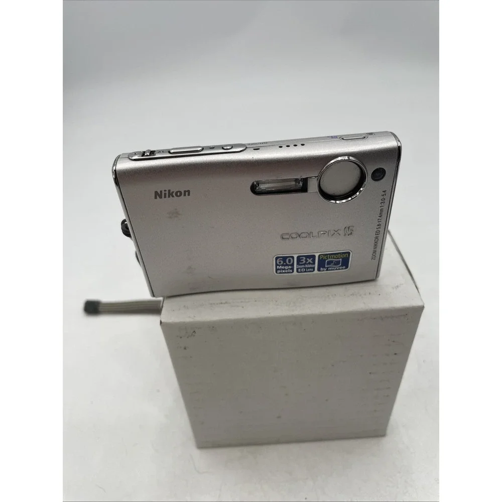 Nikon Coolpix S5 Digital Camera 6MP 3X Zoom+New Battery+Charger+SD Card+Case